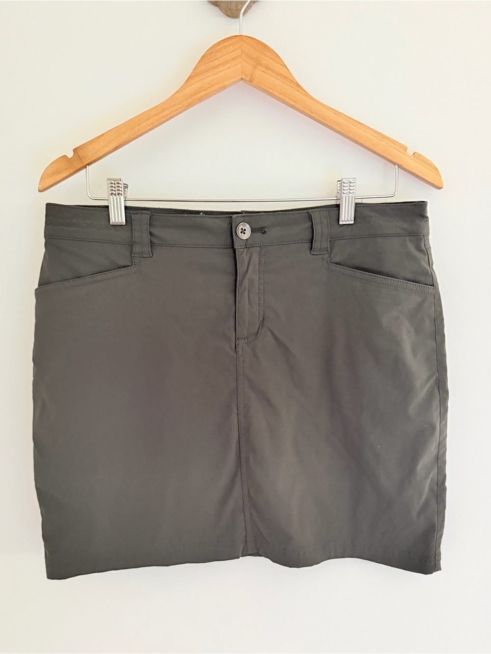 Eddie Bauer Gray Performance Skort Size 8 Hiking Golf Travel Outdoor Stretch